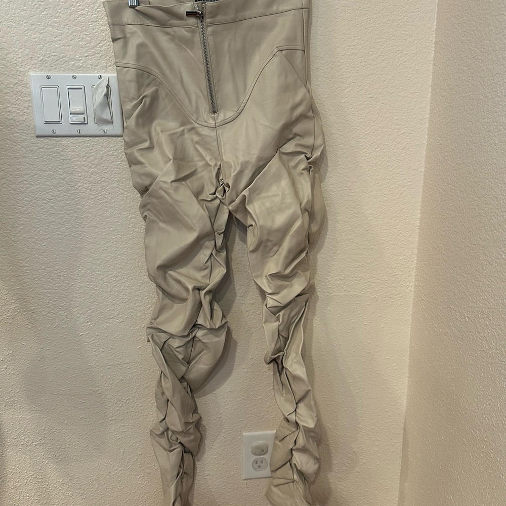 Maniere De Voir Tacked Vegan Leather Flared Trousers in beige - Picture 3 of 6